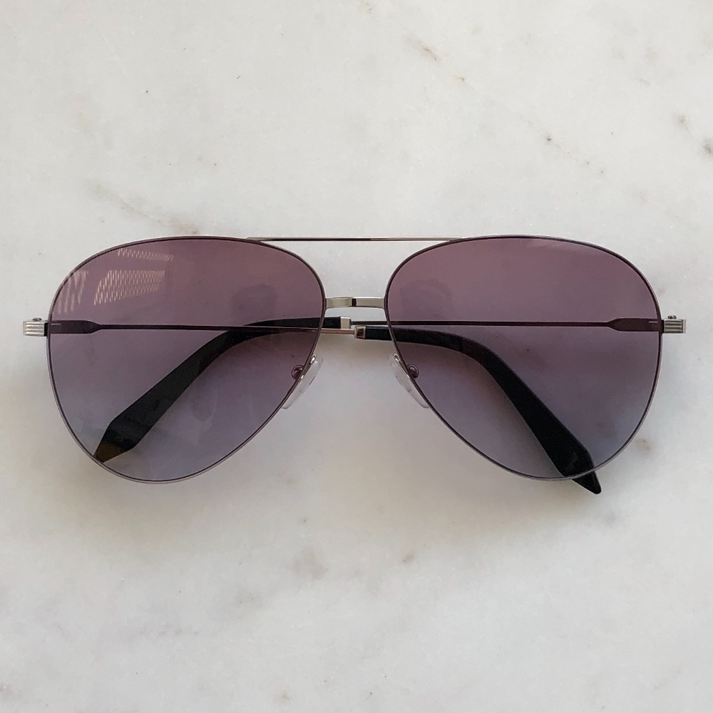 Victoria Beckham VBS119 C10 Classic Victoria Feather Bordeaux Grey Sunglasses